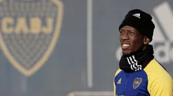 Luis Advíncula llegó a Boca Juniors hace solo unos días.