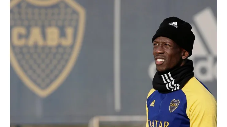 Luis Advíncula llegó a Boca Juniors hace solo unos días.