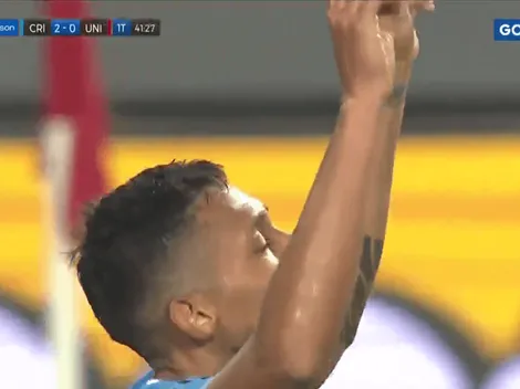 Lo celebró: Jhilmar Lora hizo comer pasto a Guarderas y Christofer Gonzales puso el 2-0