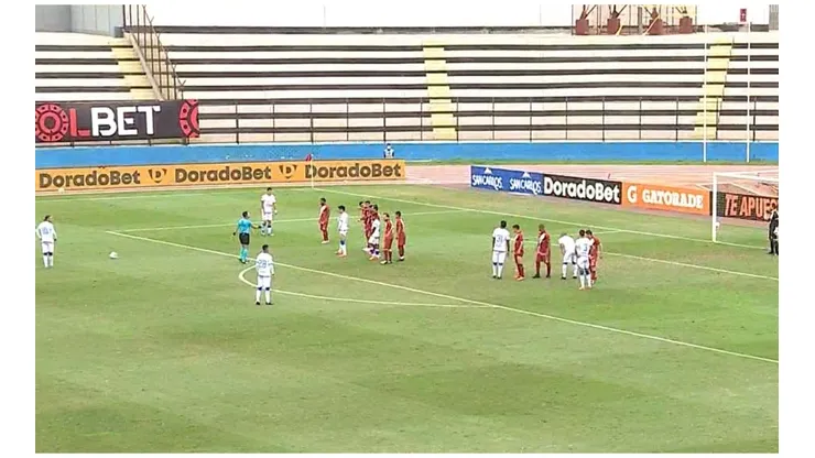 Intratable teledirigido de zurda de Felipe Rodríguez para el 1-1 entre Mannucci y Universitario