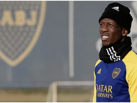 Luis Advíncula vio el juego entre Boca y Talleres y su foto se volvió viral