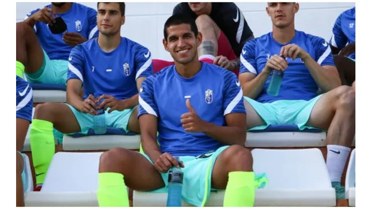 Recepción y toque, así fue el debut oficial de Luis Abram con el Granada CF de España