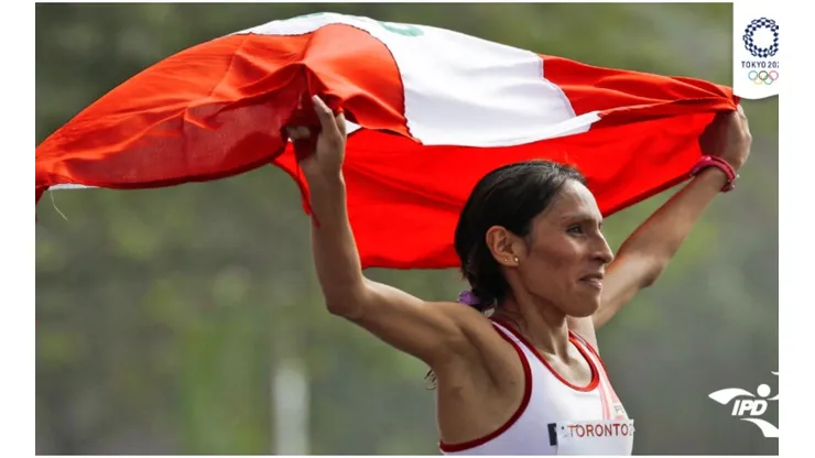 Encabezados por Gladys Tejeda, delegación de atletismo llegó a Tokio 2020