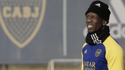 Luis Advíncula será titular contra River Plate si llega el 'transfer' a tiempo