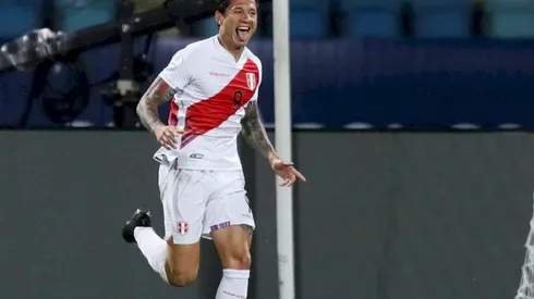 Gianluca Lapadula jugó la Copa América con Peŕu y fue uno de los mejores.