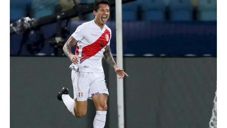 Gianluca Lapadula jugó la Copa América con Peŕu y fue uno de los mejores.