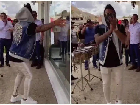 Nos da sed: Christian Cueva se mostró bailando huayno en plaza por fiestas patrias