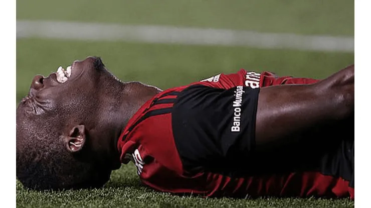 Periodista argentino a Luis Advíncula: "Juega un partido como Dani Alves, y los demás es arrugue total"