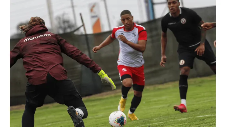 Universitario cayó 'goleado por 4-0' ante FBC Melgar en partido amistoso
