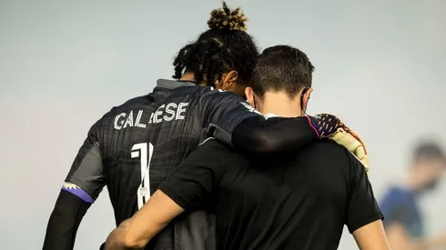 Una noche para el olvido: Pedro Gallese recibió cinco goles y salió lesionado