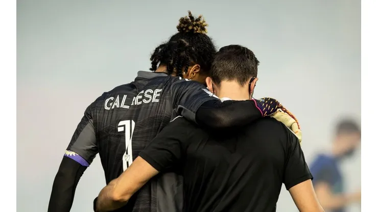 Una noche para el olvido: Pedro Gallese recibió cinco goles y salió lesionado