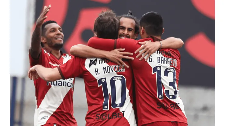 Celebra con todo Comizzo: Universitario venció 1-0 a UTC con 'golazo' de Hernán Novick