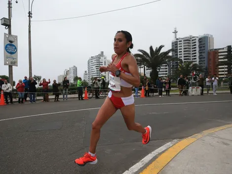 Gladys Tejeda y su hermoso gesto con un joven keniano durante su preparación para los Juegos Olímpicos