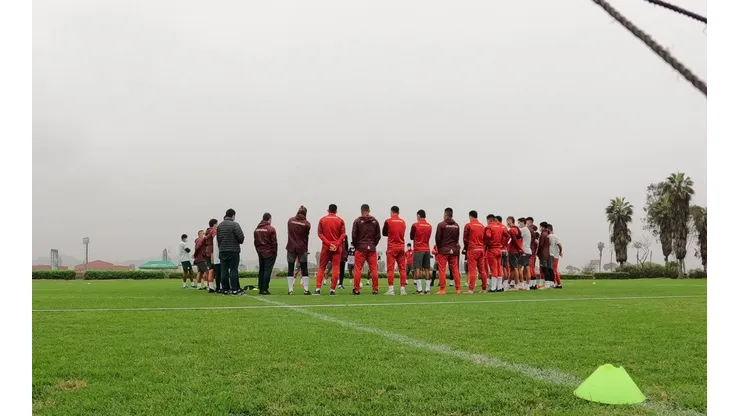 Universitario de Deportes entrena en Campomar U.