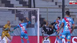 Impresionante 'chalaca': Christofer Gonzáles anotó el 1-1 ante Arsenal de Sarandí con una maravillosa jugada