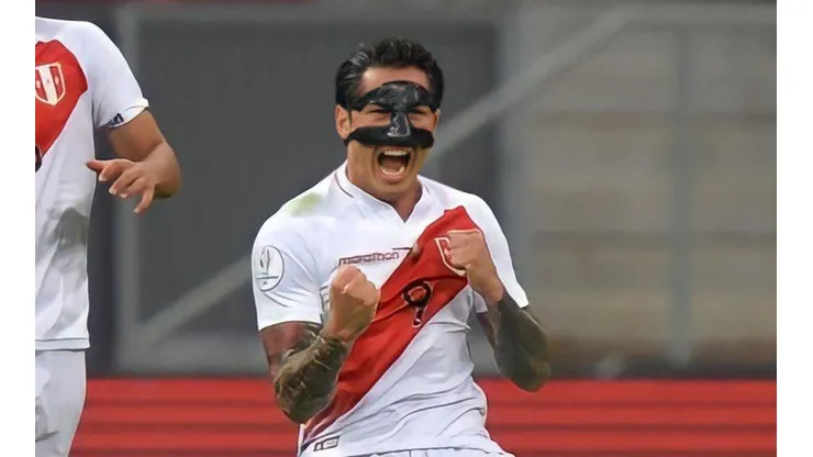 Gianluca Lapadula defiende los colores de Perú hace menos de un año.
