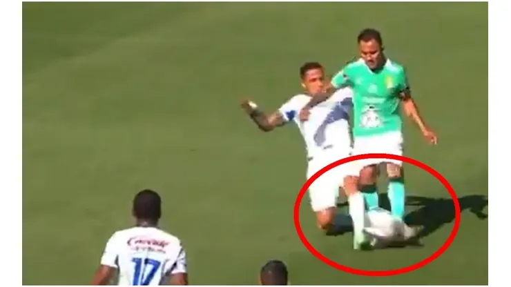 "Qué fuerte entrada de Yoshimar Yotún", la falta que pudo ser roja en el juego de 'Campeón de Campeones'