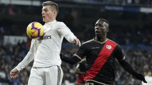 A esta hora: Luis Advíncula no llegará a Boca Juniors y enfrentará al Real Madrid en partido amistoso