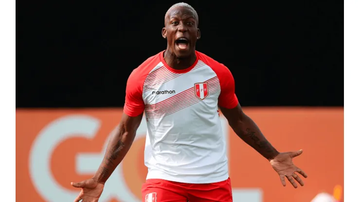 A falta del anuncio oficial: Luis Advíncula es nuevo jugador de Boca Juniors