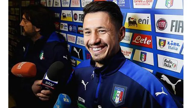 Gianluca Lapadula se puso la camiseta italiana antes que la peruana.