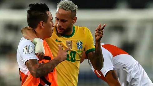 Christian Cueva y Neymar terminaron hablando en el partido.