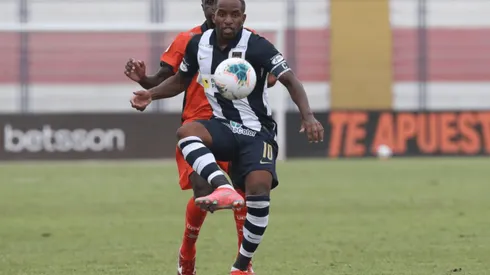 Jefferson Farfán no se operará a la rodilla y piensa en el clásico contra Universitario de Deportes