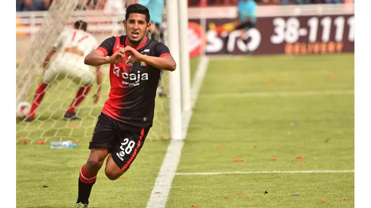 Alexis Arias juega en el Melgar de Arequipa.