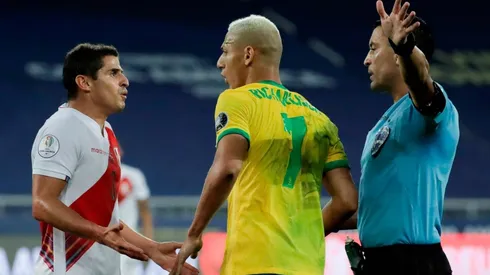 Aldo Corzo salió remplazado por Lora en los minutos finales.