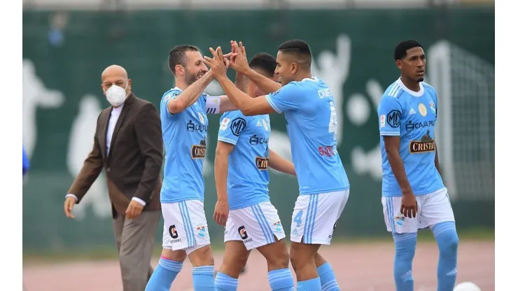 Con goles de Ávila y Calcaterra, Cristal venció 2-0 a Comercio y está en la final de la Bicentenario