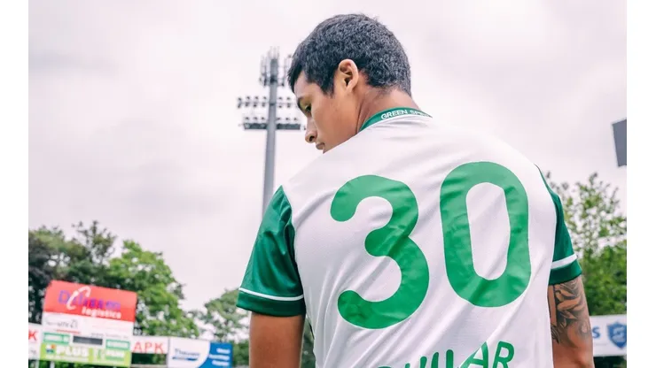 Kluiverth Aguilar fue presentado con un espectacular video en el fútbol de Bélgica