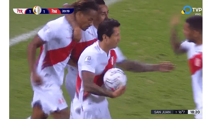 Lapadula anotó después de un pase de Carrillo.