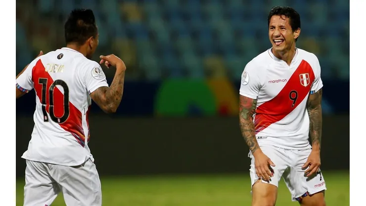 Jugador x Jugador de Perú vs. Paraguay