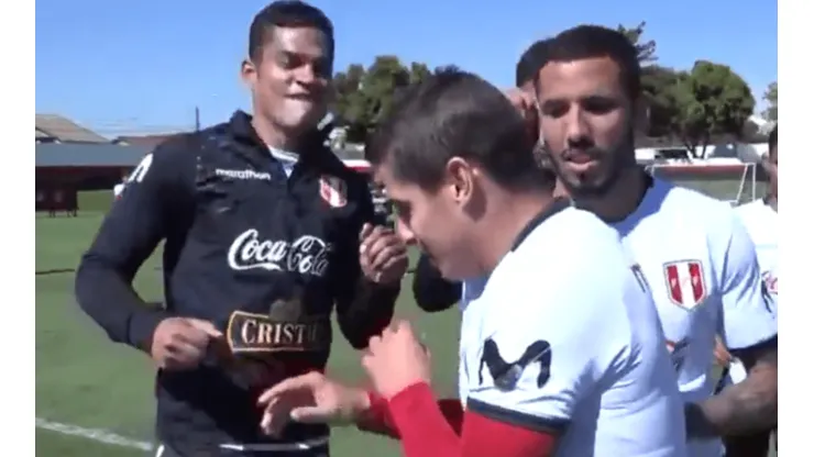 Lapos al bebito: Aldo Corzo 'apanado' por perder en el clásico camotito
