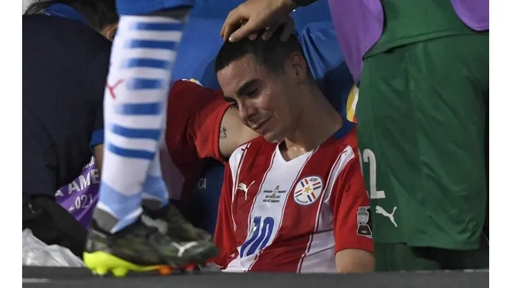 Almirón no llega al encuentro contra Perú.