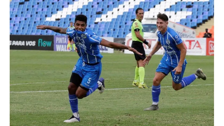 Wilder Cartagena supo meter golazos en Godoy Cruz de Mendoza.
