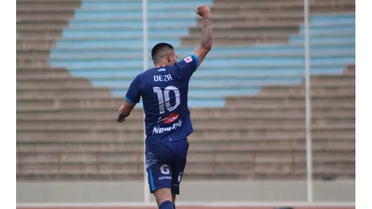¡Míralo, Gareca! Jean Deza anotó un espectacular golazo de tiro libre