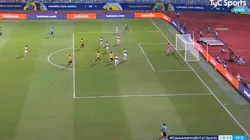 Blooper gigante: Renato Tapia marca autogol favorable para Ecuador