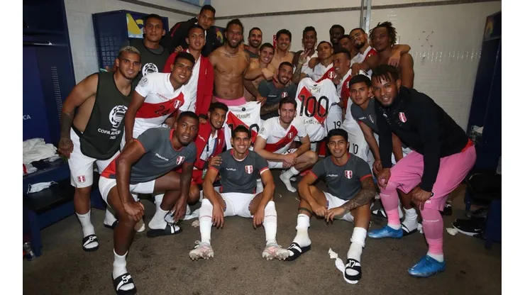 "Con mucho chocolate", así festejó Perú en el vestuario tras el vital triunfo ante Colombia