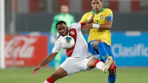 Jefferson Farfán jugó contra Brasil el noviembre pasado.