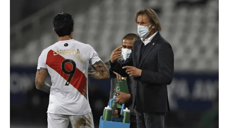 Un cambio sobre la hora: Ricardo Gareca confirma once titular para enfrentar a Colombia