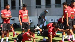 La Selección Peruana realizó su primera práctica en Brasil.