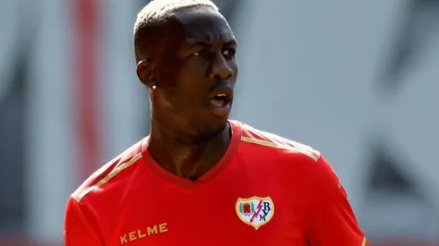 Rayo Vallecano pide el regreso de Luis Advíncula para lograr ascenso a primera división
