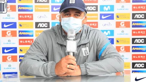 Carlos Bustos es el entrenador de Alianza Lima desde el inicio de año.