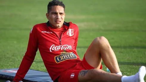 Paolo Guerrero jugó los 90' contra Colombia.