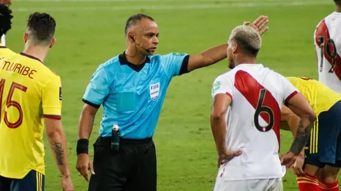 Miguel Trauco recibió la roja en el primer tiempo. Foto: Edson Luján.