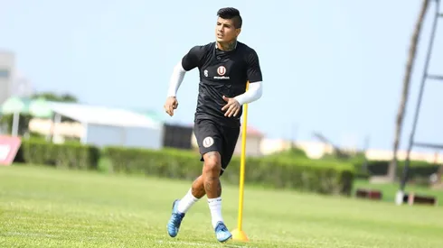 Universitario de Deportes está entrenando en Campomar.