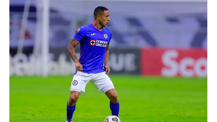 Yoshimar Yotún fue titular en la primera final de la Liga MX.