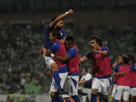 Cruz Azul de Juan Reynoso y Yoshimar Yotún ganó la primera final (1-0) ante Santos Laguna