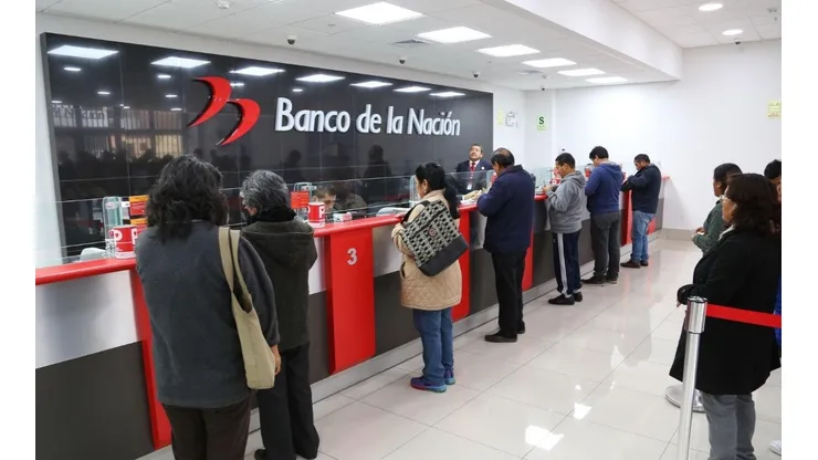 Ir al Banco de la Nación es una de las opciones para pagar la multa.