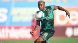 Miembro del Fondo Blanquiazul no asegura nada sobre el futuro de Jefferson Farfán.